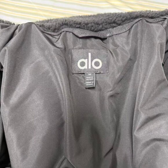 Alo Yoga Sherpa Edge Bomber Black - Picture 7 of 8